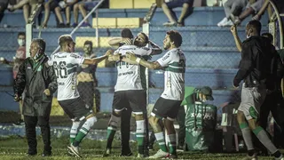 Coritiba testa novas opções e busca vitória na raça contra o União
