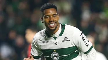 Coritiba volta a vencer no Couto Pereira e retoma liderança da Série B