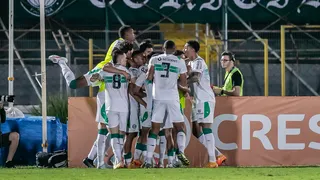 Coritiba define futuro de volante que disputou Série B em 2024