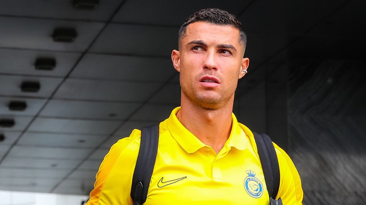 Cristiano Ronaldo ‘zomba’ de premiação da oitava Bola de Ouro de Messi