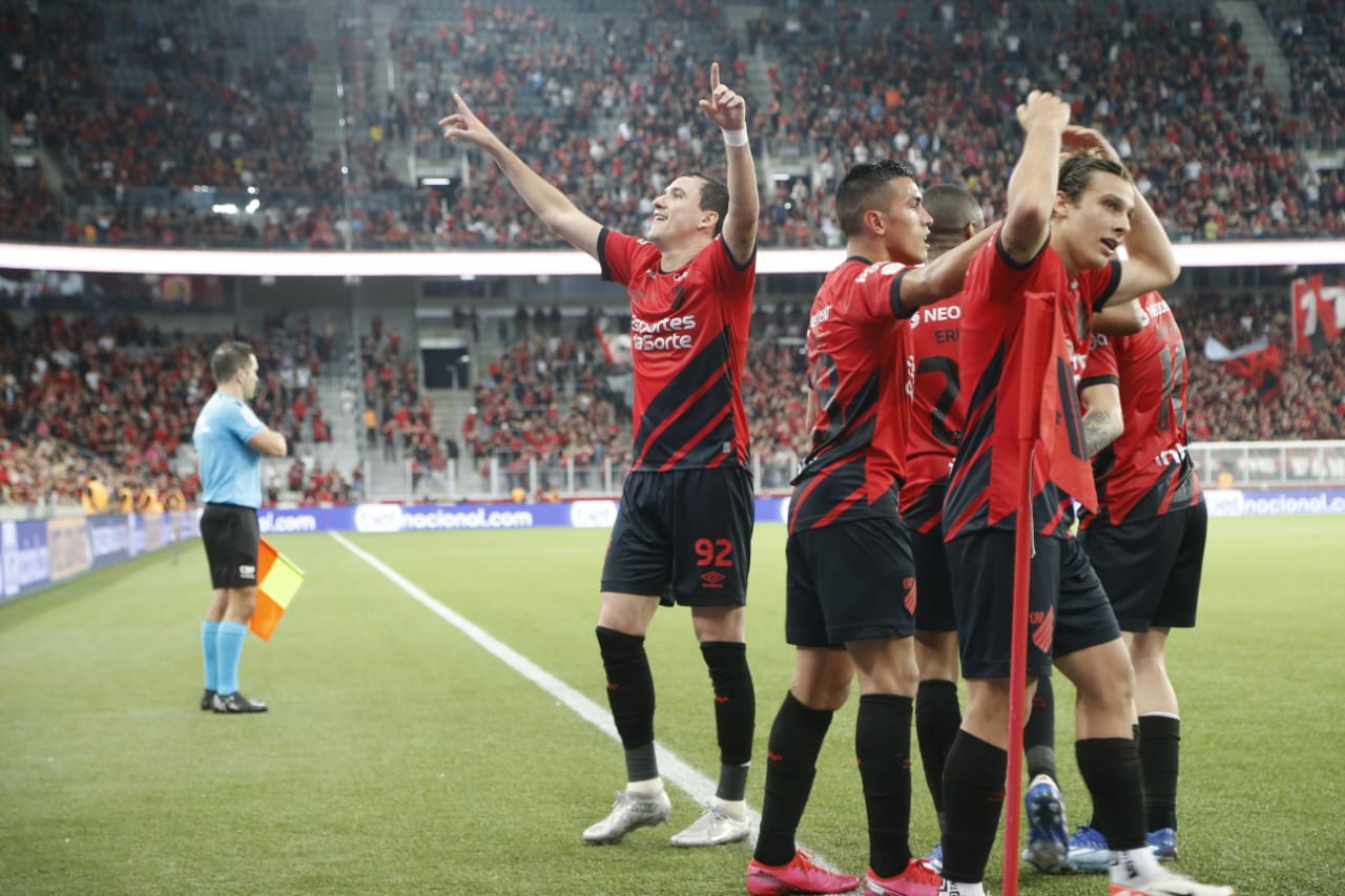 Athletico alcança 10 vitórias de virada na temporada; relembre