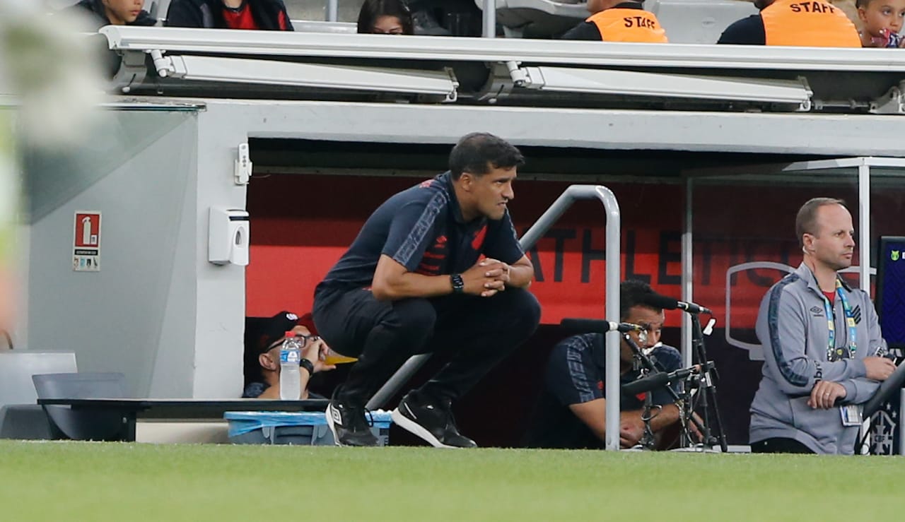 Técnico do Athletico destaca poder de reação e espírito coletivo em virada