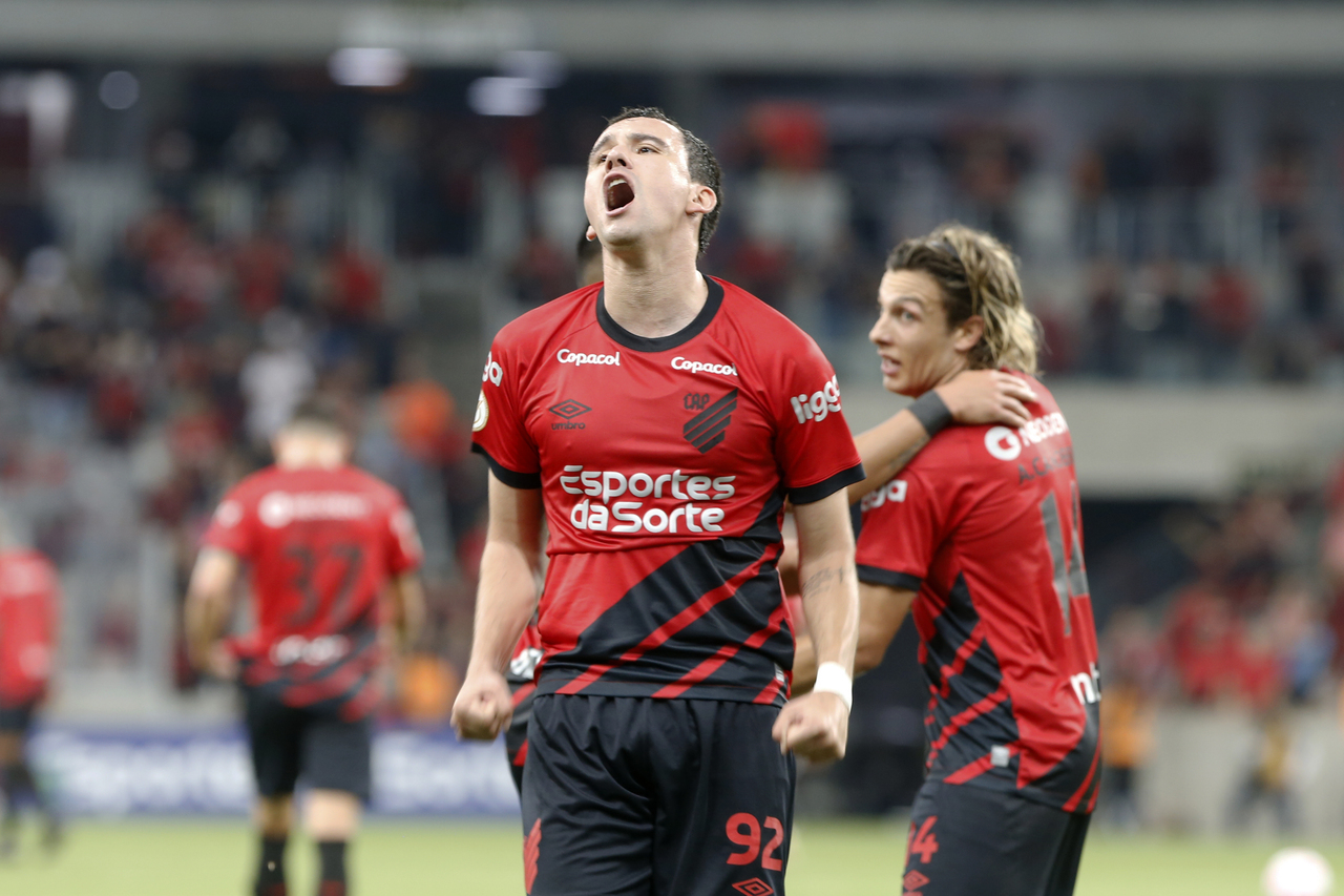 Athletico alcança 100 gols na temporada; veja os artilheiros