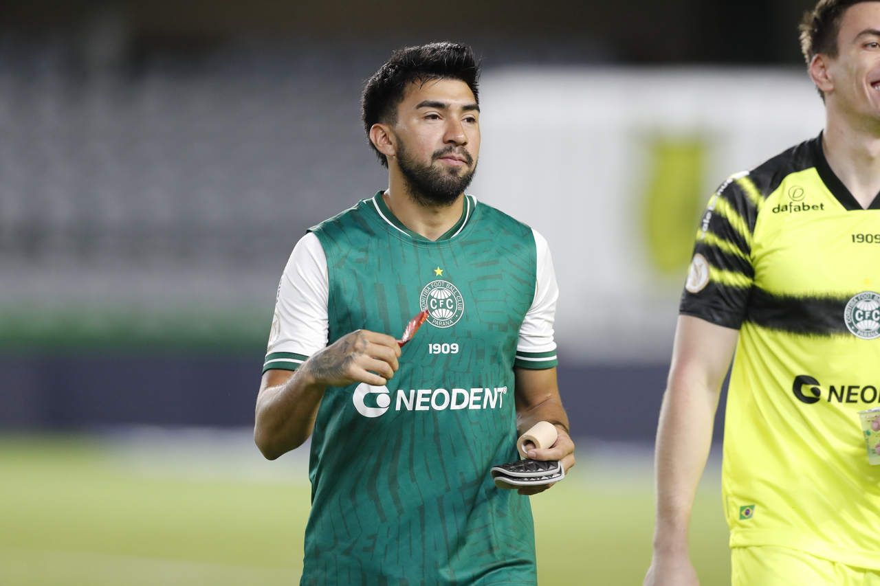 Coritiba descarta proposta do Vitória por Marcelino Moreno