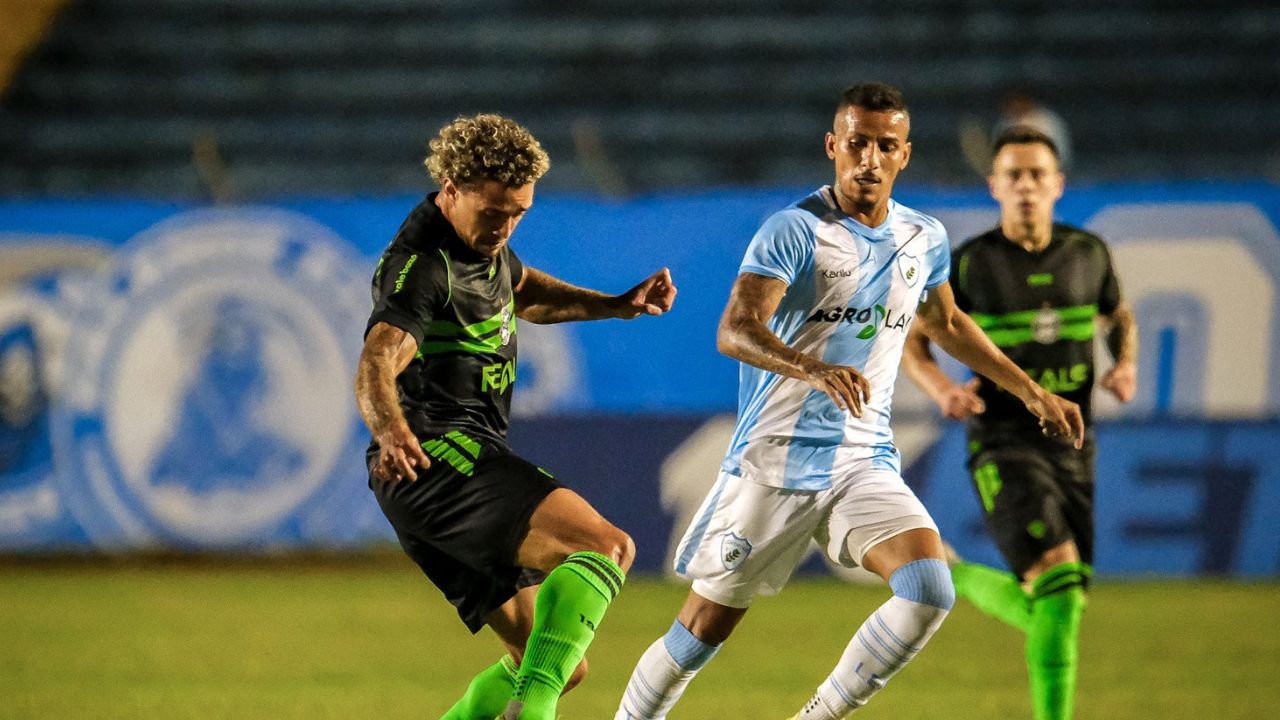 Em jogo de seis gols, Coritiba empata com o Londrina no Estádio do Café