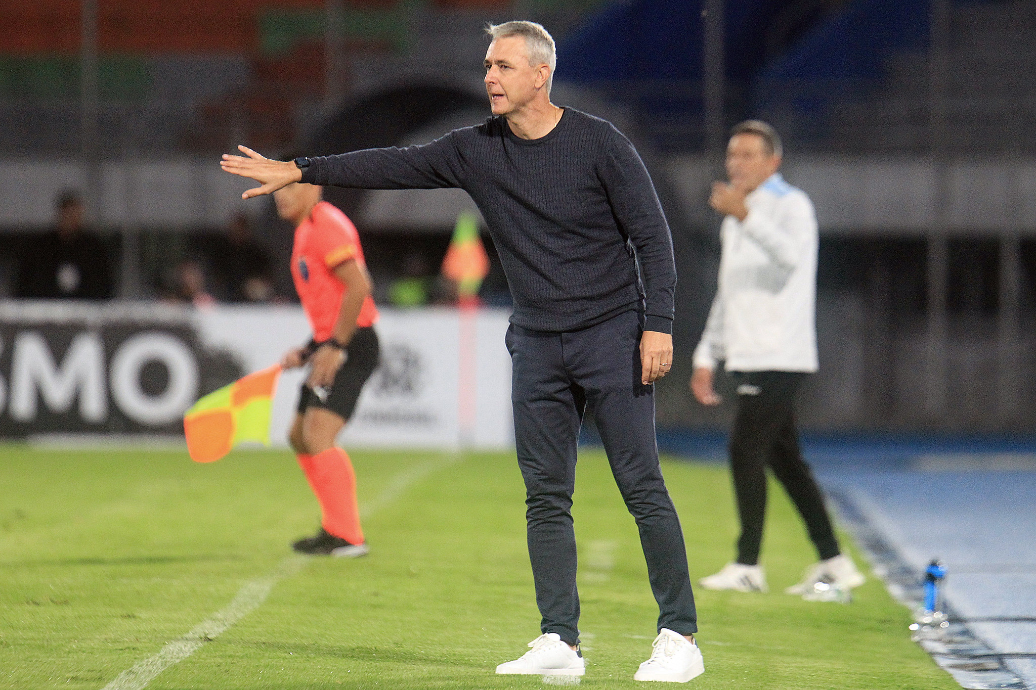 Ex-Athletico, técnico Tiago Nunes é anunciado por equipe tradicional chilena