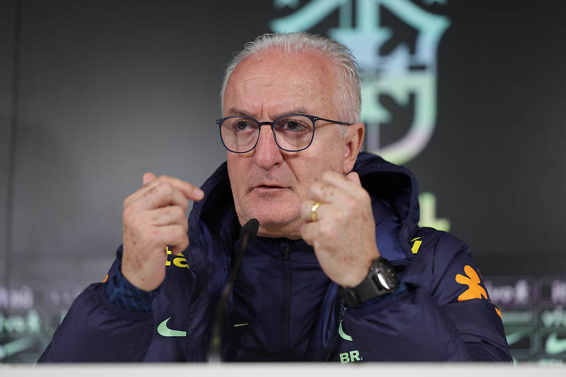 Yan Couto é cortado, e Dorival convoca lateral do futebol brasileiro para seleção