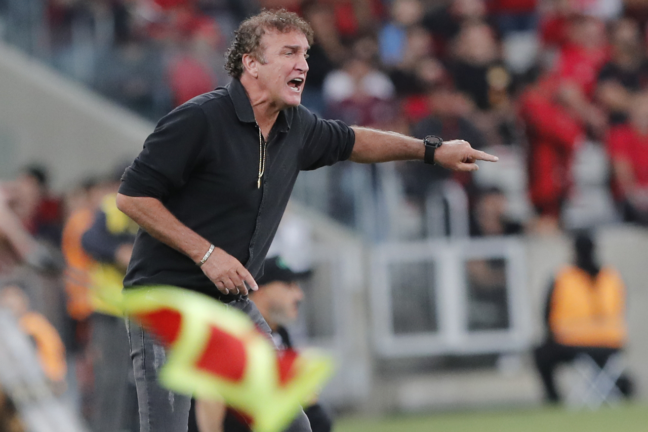 Cuca elogia o Maringá FC e projeta dificuldades do Athletico na final