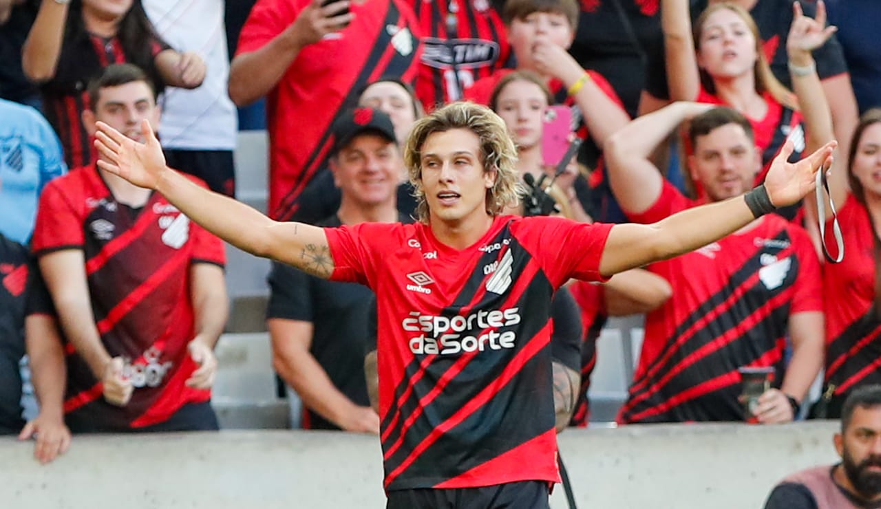Personagem contra o Inter, Canobbio recebe elogios de Cuca, mas admite erro em expulsão