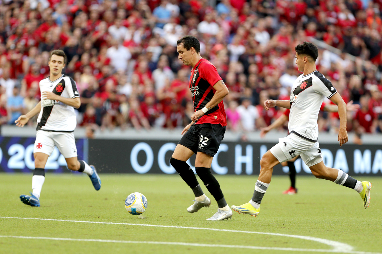 Como fica o calendário do Athletico com a paralisação do Brasileirão?