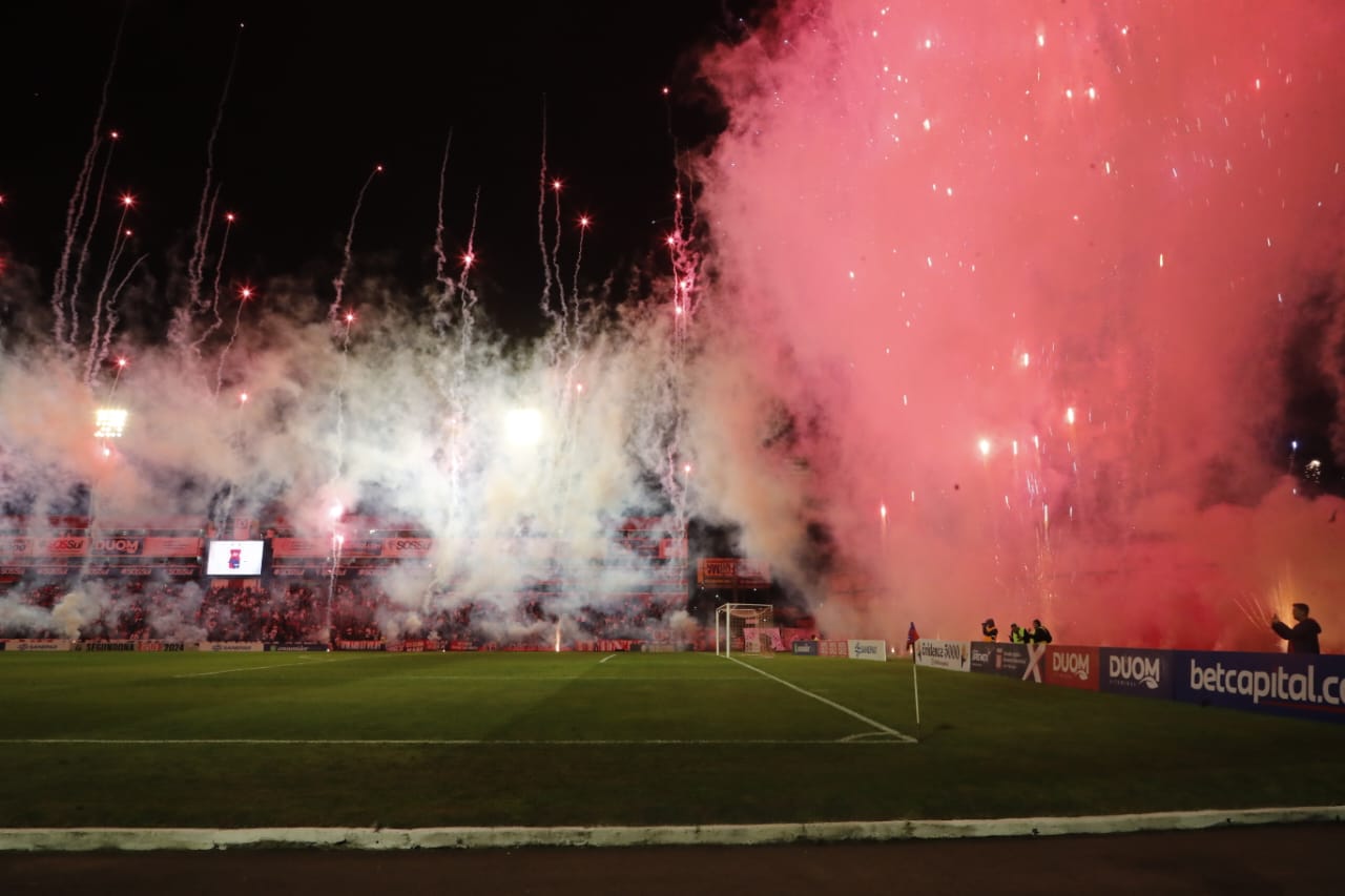 Torcida volta a ver uma vitória do Paraná Clube na Vila após 693 dias