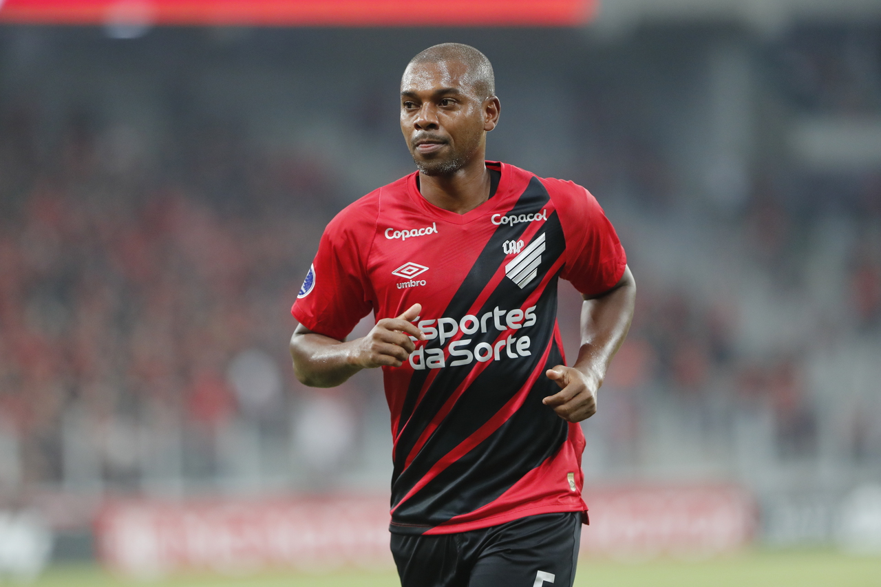 Fernandinho fica fora dos dois próximos jogos do Athletico