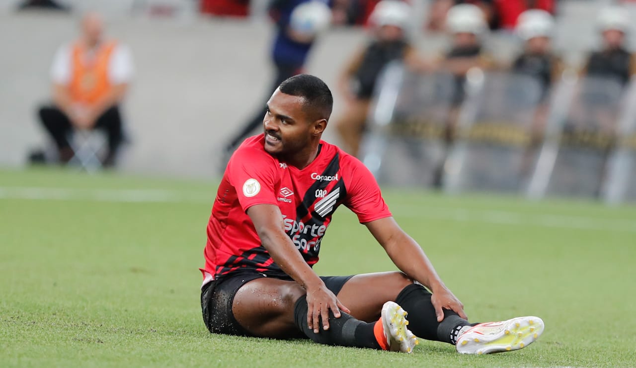 Athletico tem desfalques para encarar o Vitória; veja a provável escalação
