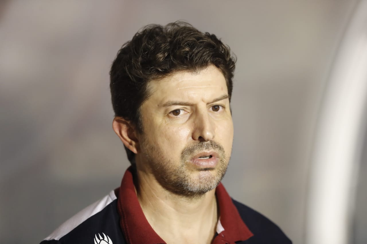 Paraná Clube acerta com técnico conhecido pela torcida