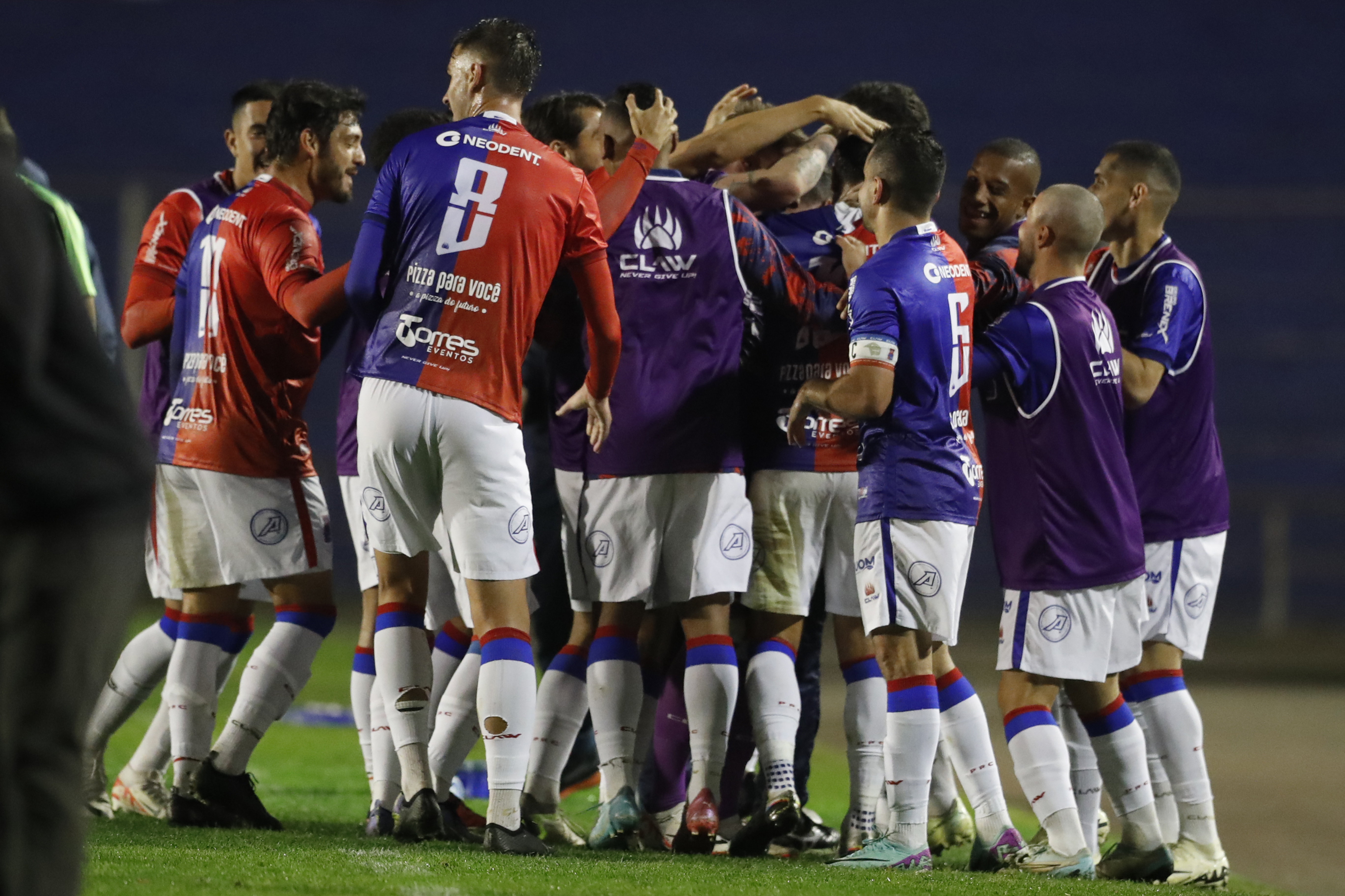 Paraná fecha rodada na liderança; veja os possíveis rivais nas semifinais