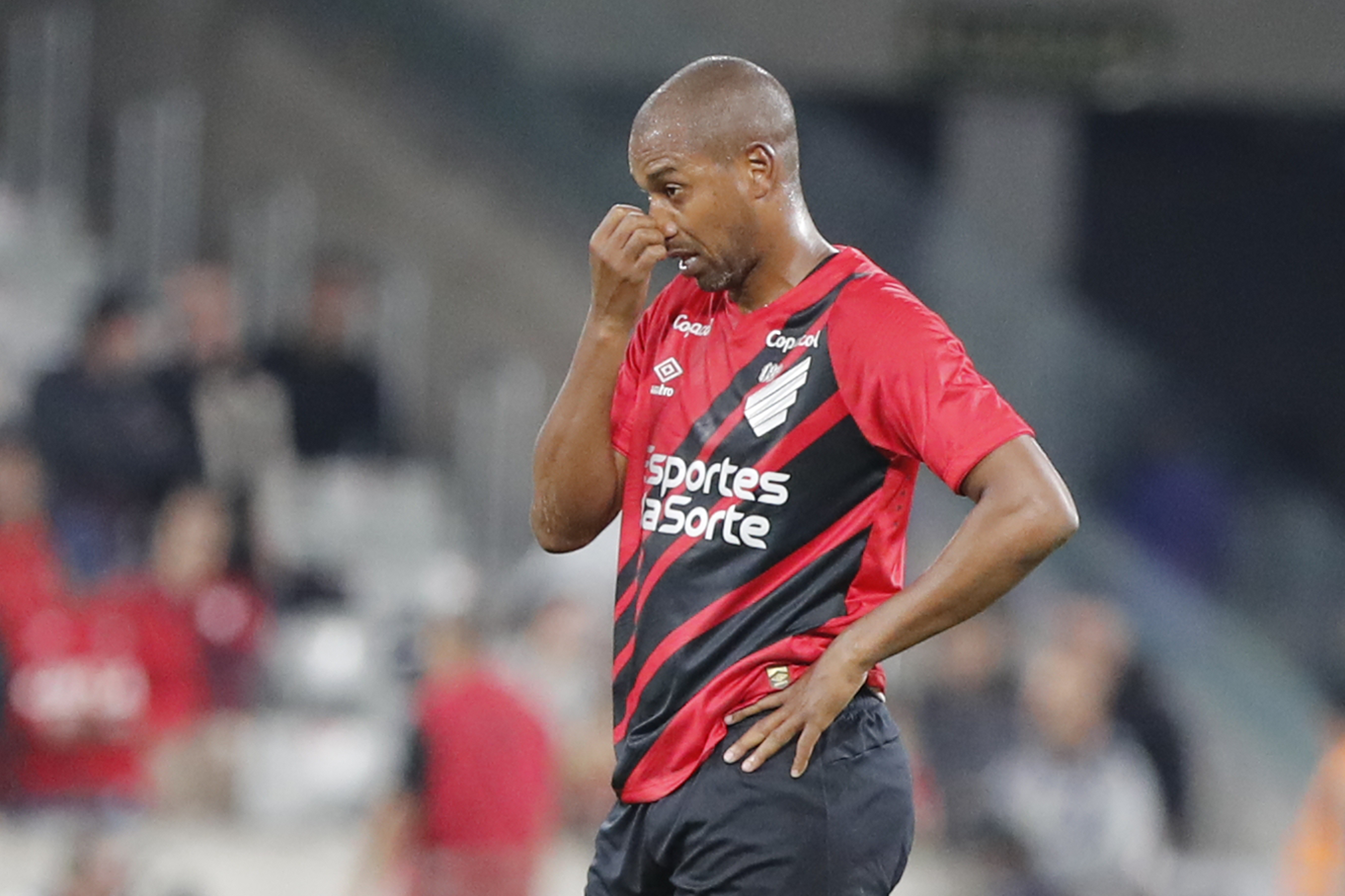 Fernandinho relembra pior momento da vida: “Fui massacrado por milhões de pessoas”