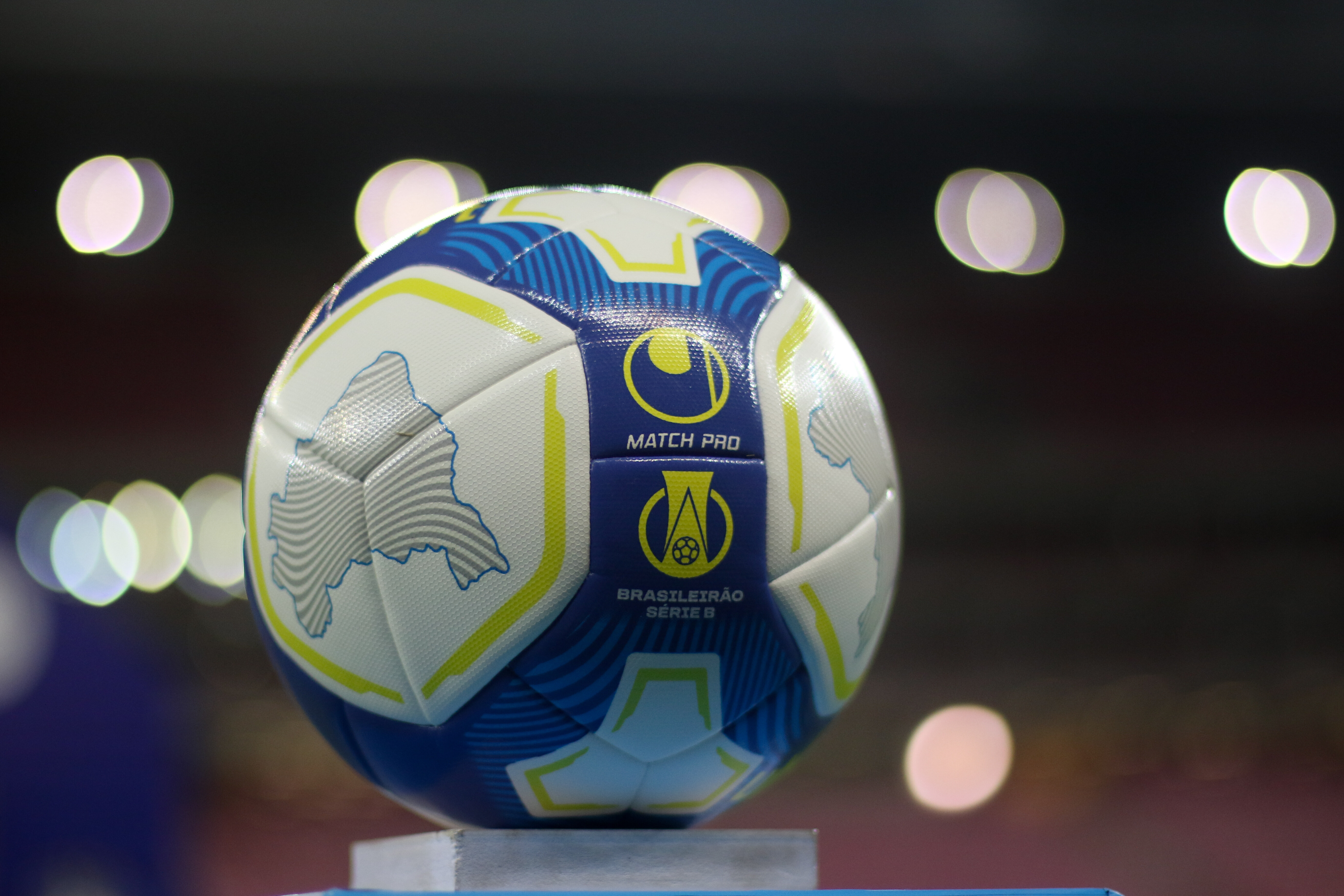 A excessiva mercantilização tirou a graça e a criatividade do futebol