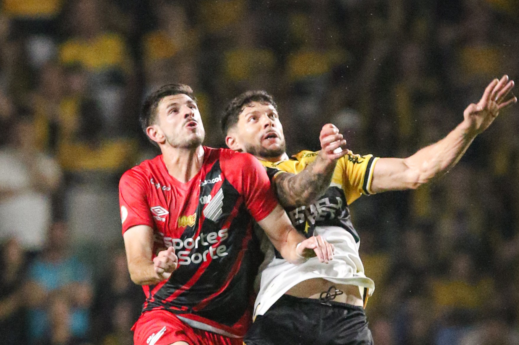 Mycael brilha e garante empate do Athletico com o Criciúma