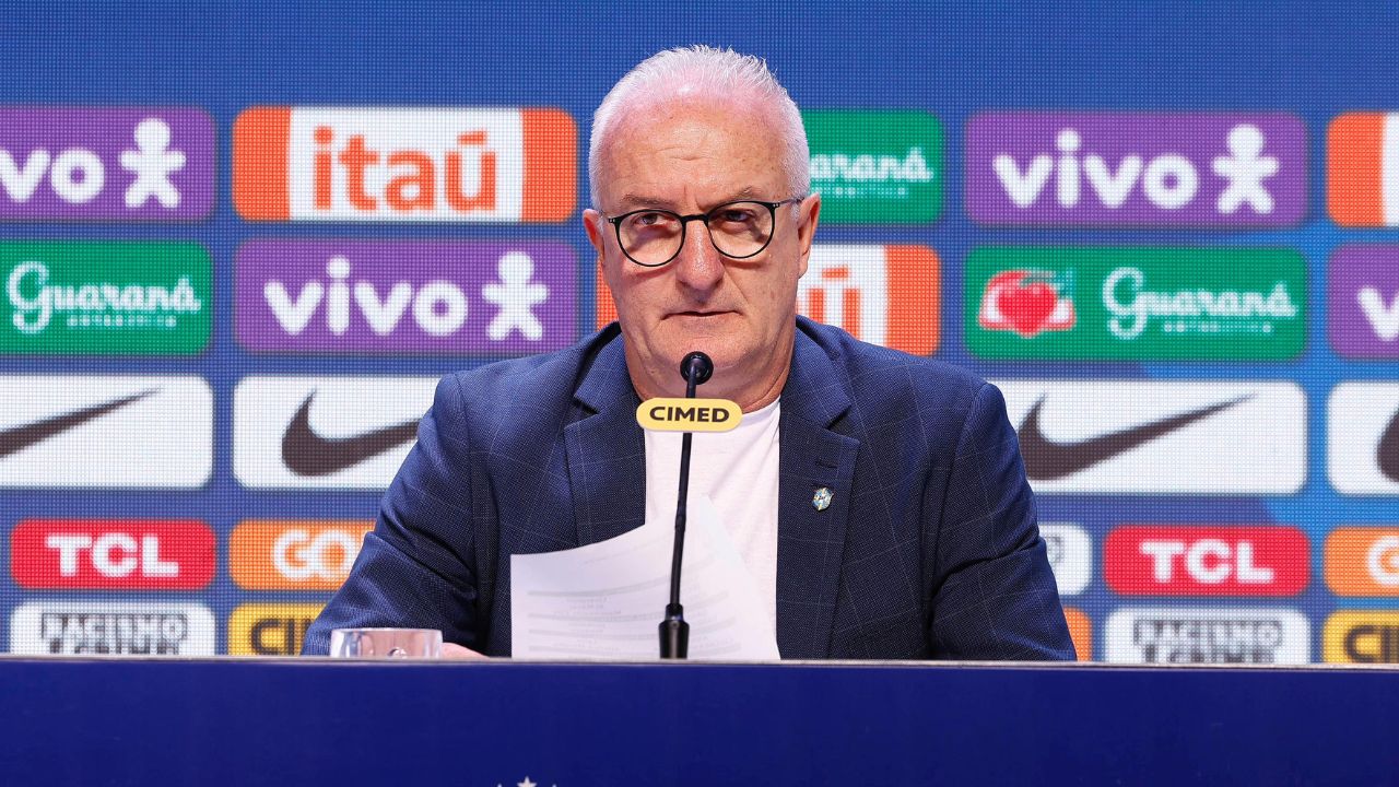 Dorival chama cria do Coritiba e lateral ex-Athletico para jogos nas Eliminatórias