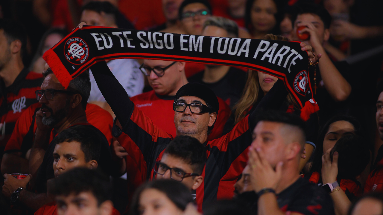 Desesperado, Athletico recorre aos “seus pobres” para salvar-se da Série B