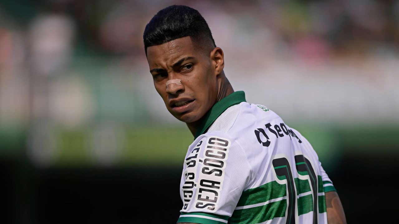 Alef Manga dispara contra ex-companheiros de Coritiba e relembra episódio com técnico