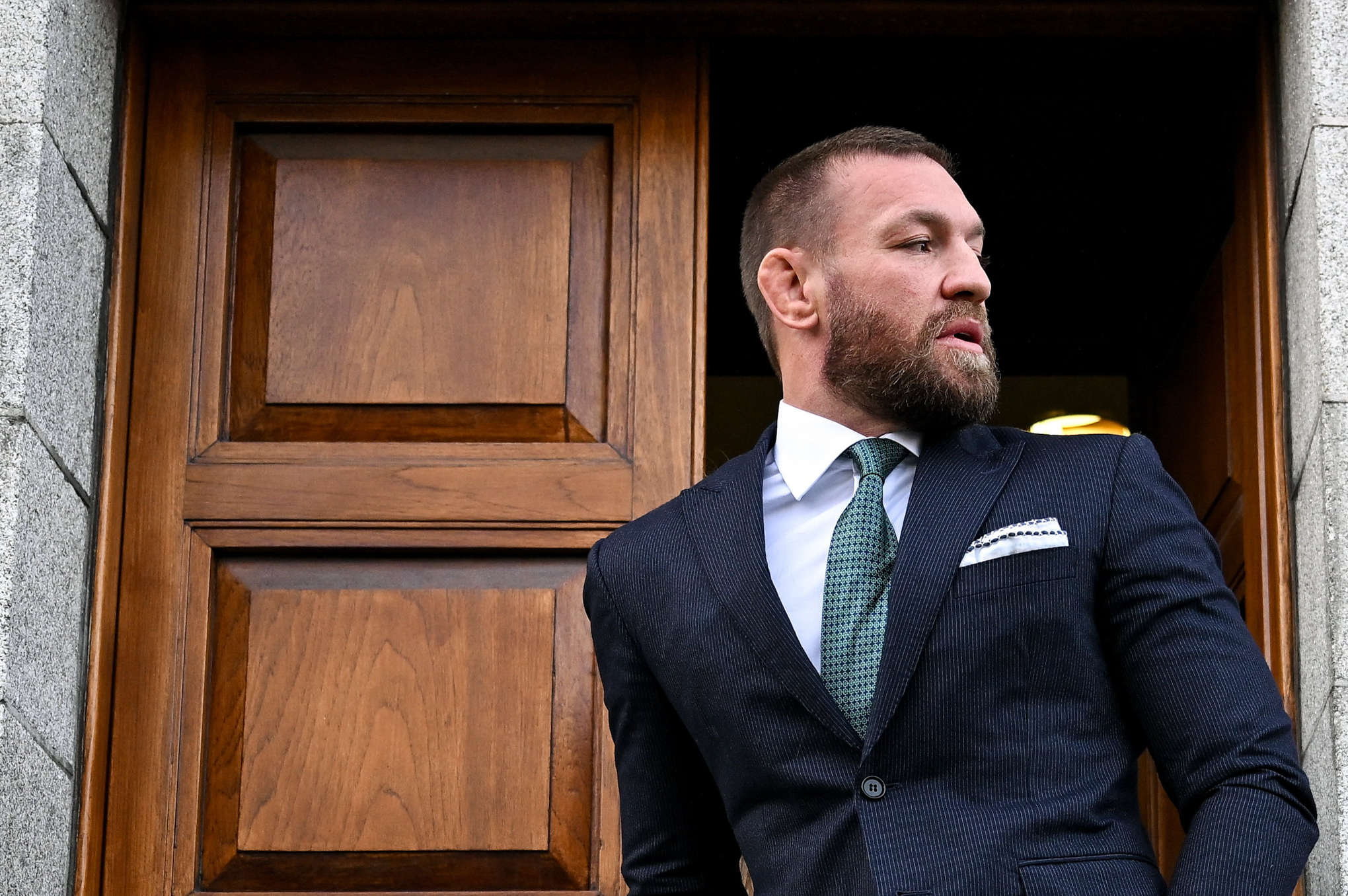 Conor McGregor troca o octógono pelo palácio: Lutador recusa luta para concorrer à presidência