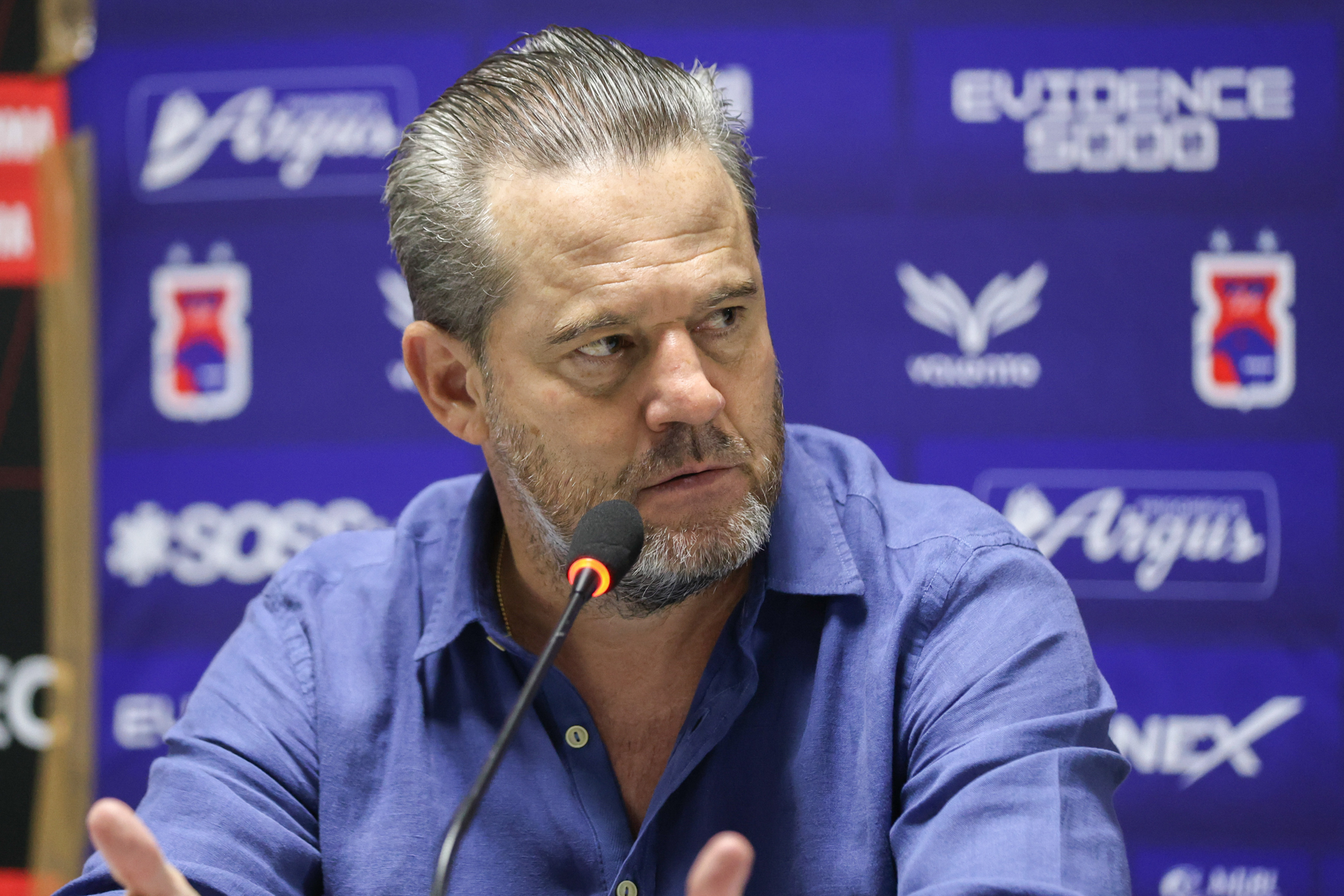Argel solta o verbo após saída do Paraná: “Destruíram o clube”