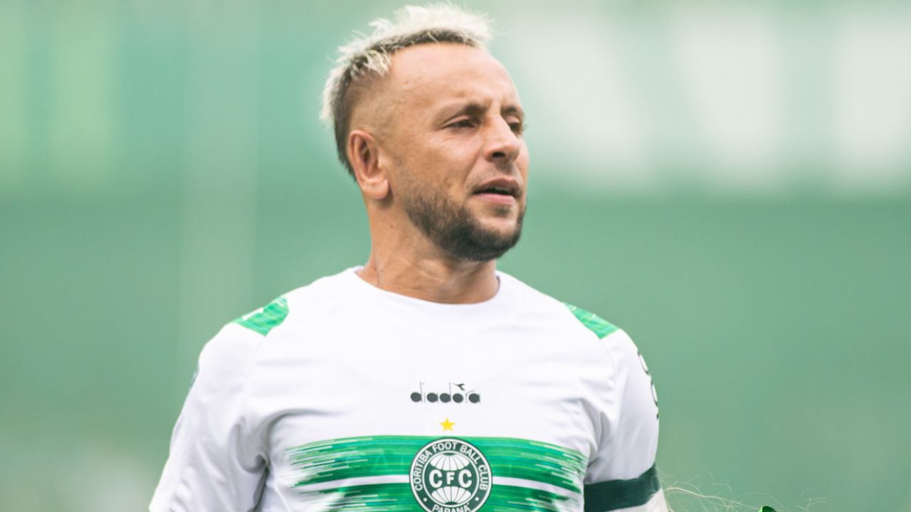 Coritiba tem dez desfalques para enfrentar Andraus; veja as escalações