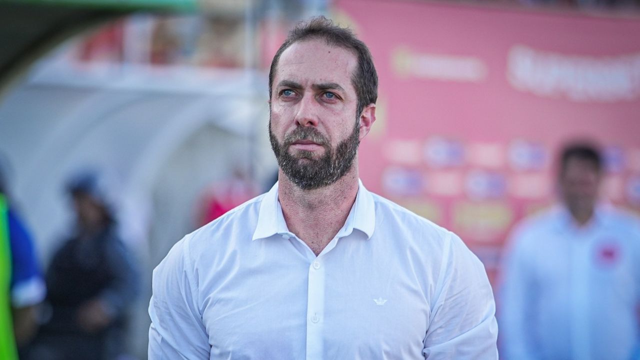 Clube anuncia ex-Paraná como novo técnico no Campeonato Paranaense