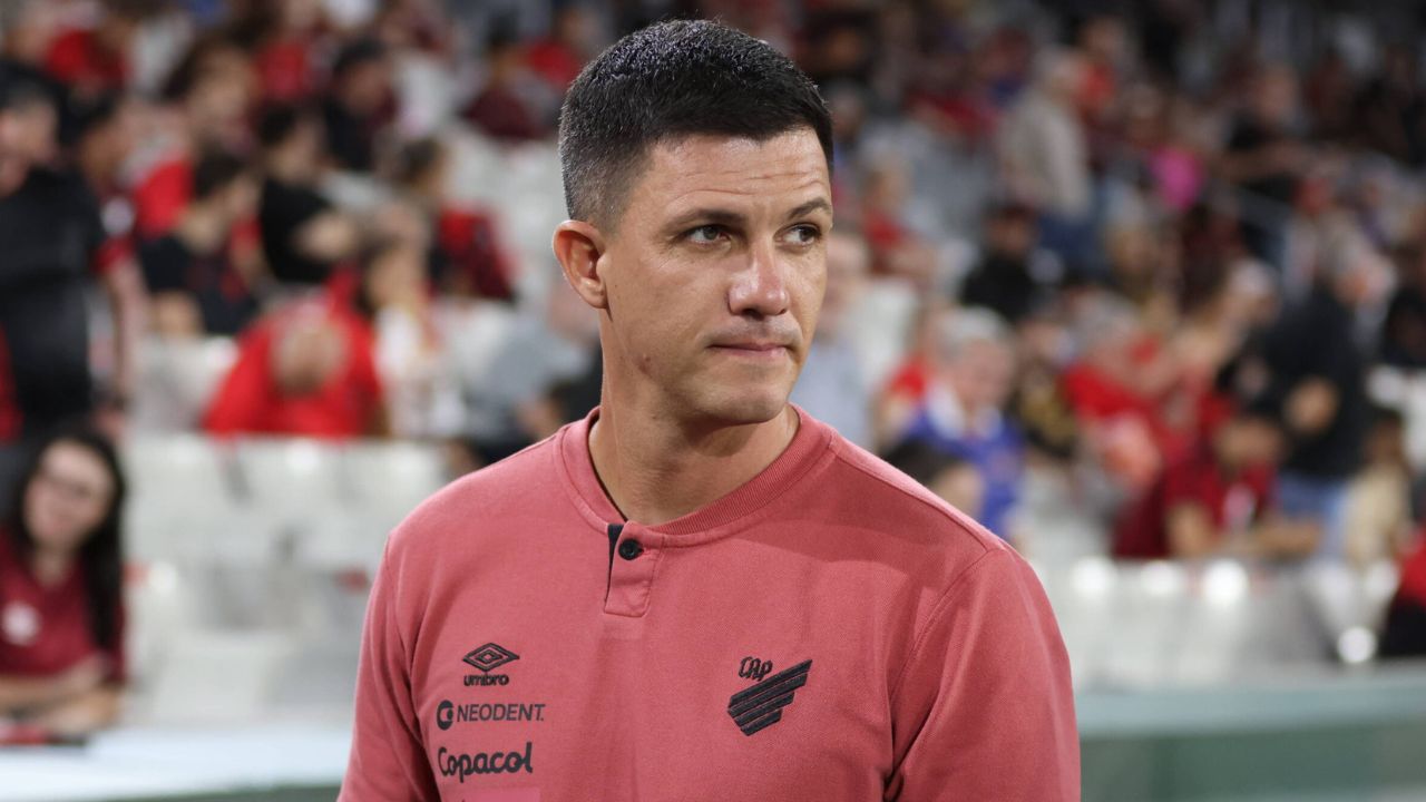 Atacante que já foi o mais caro da história do Athletico acerta com clube da Série A