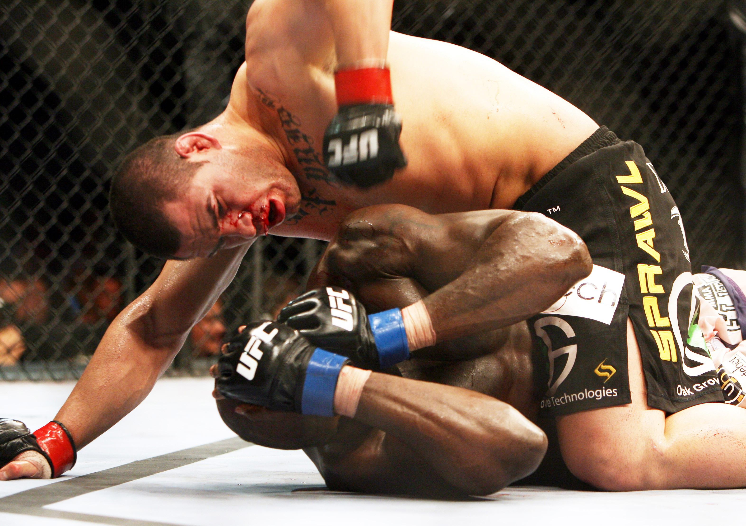 Ex-campeão do UFC é condenado à prisão por tentativa de homicídio