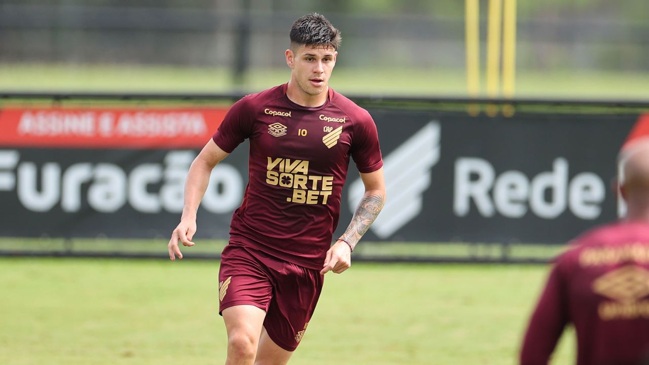 Athletico faz testes contra time da Série C; veja a escalação