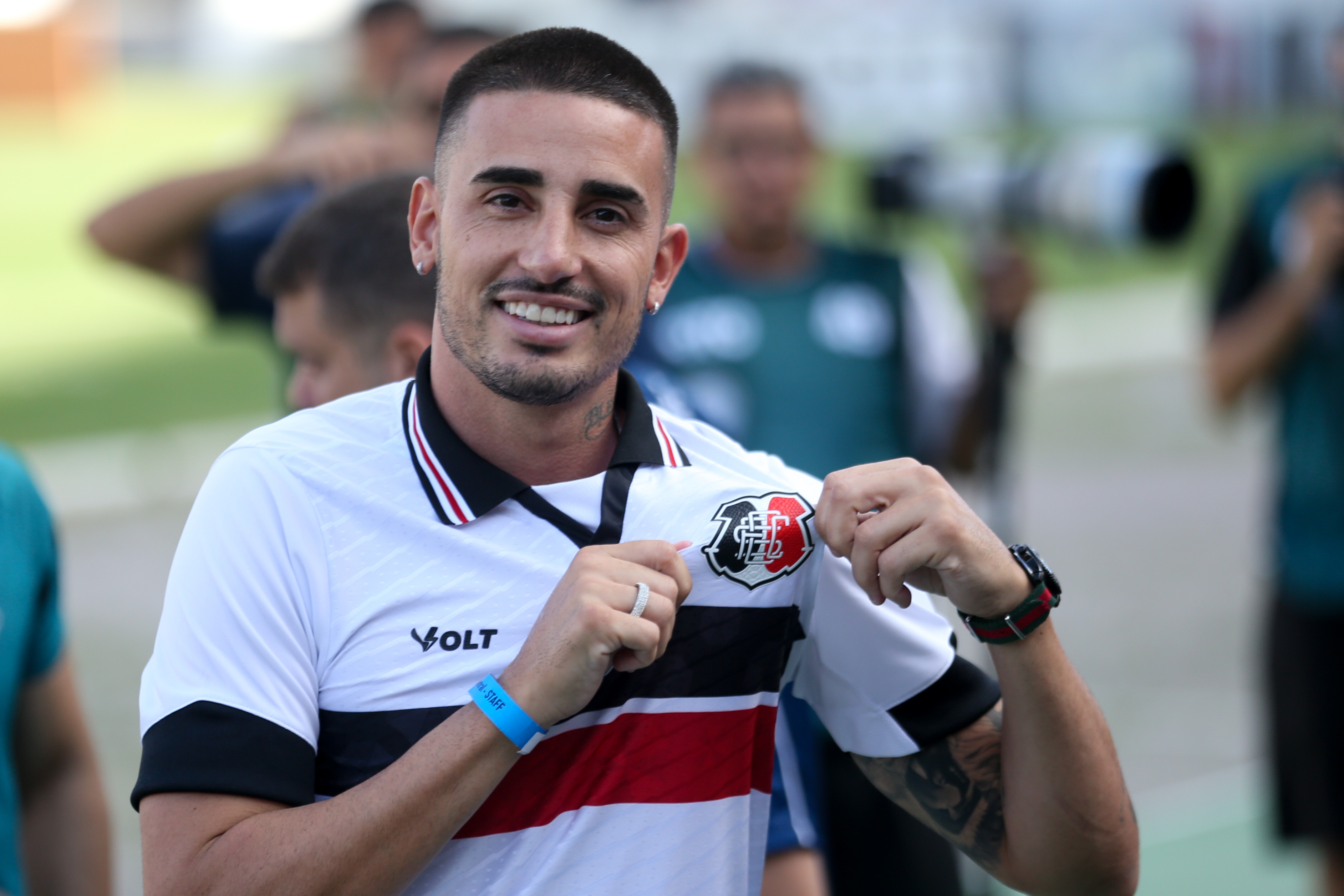 Ex-Coritiba ameaça influenciador nas redes sociais após provocação